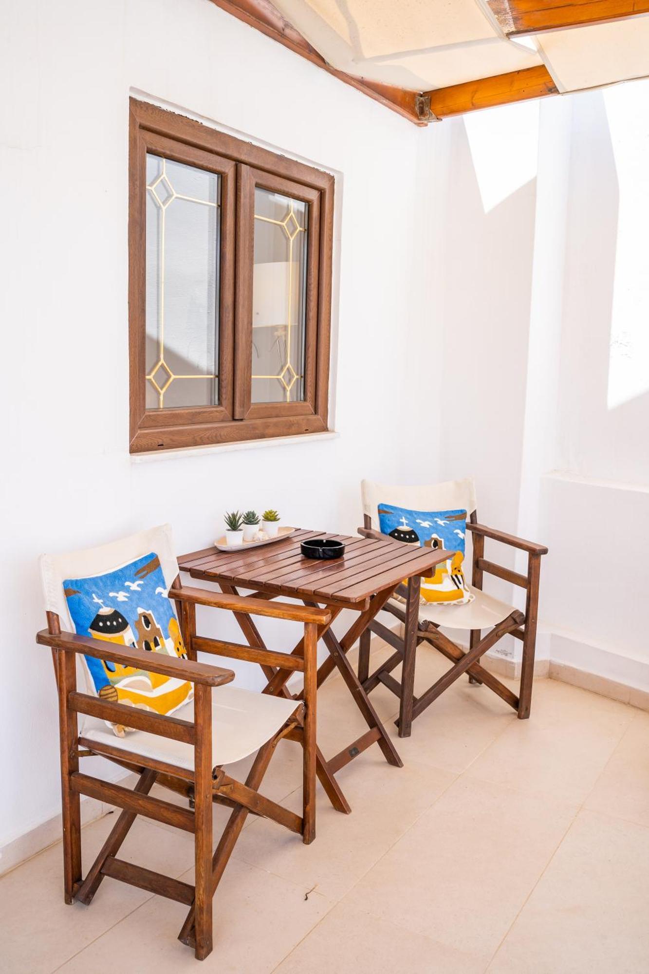 Mimis & Connie 2 Apartment Карпатос Екстериор снимка
