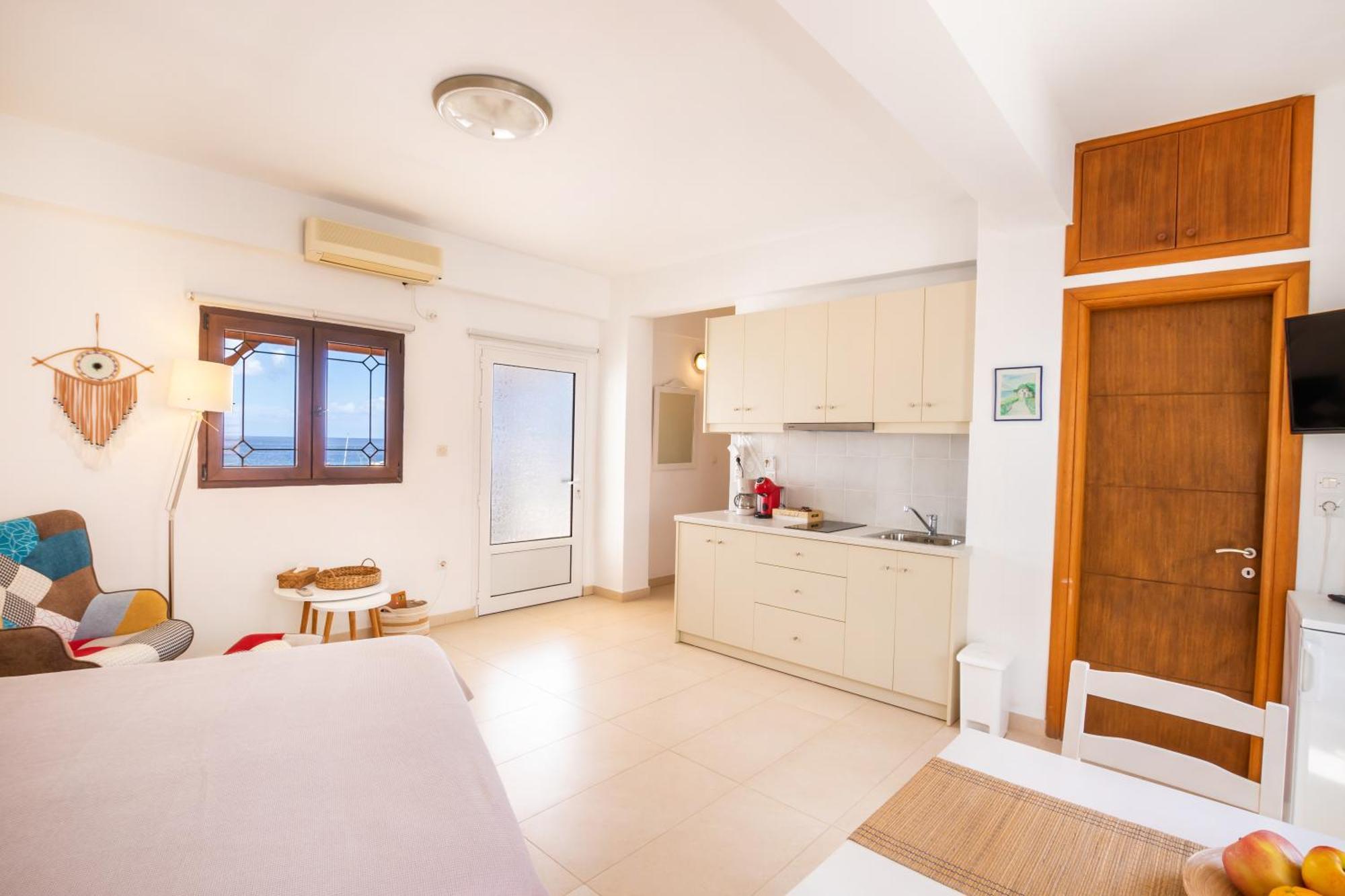 Mimis & Connie 2 Apartment Карпатос Екстериор снимка