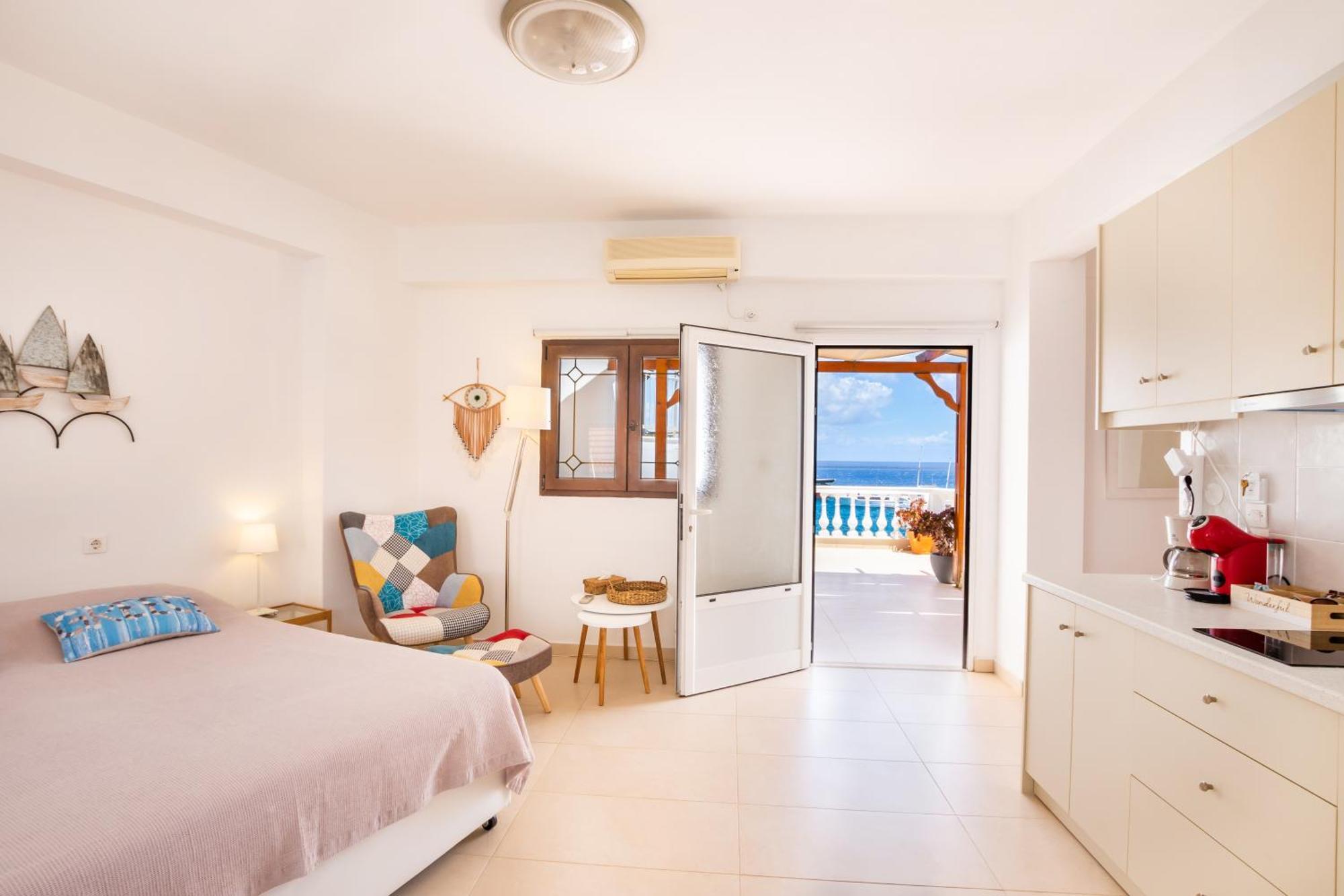 Mimis & Connie 2 Apartment Карпатос Екстериор снимка