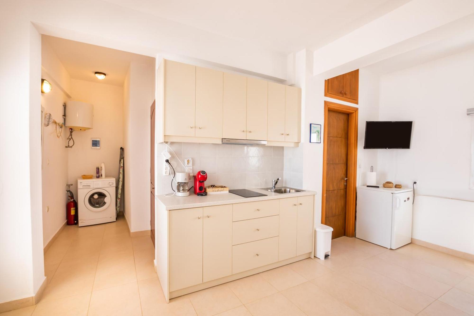 Mimis & Connie 2 Apartment Карпатос Екстериор снимка