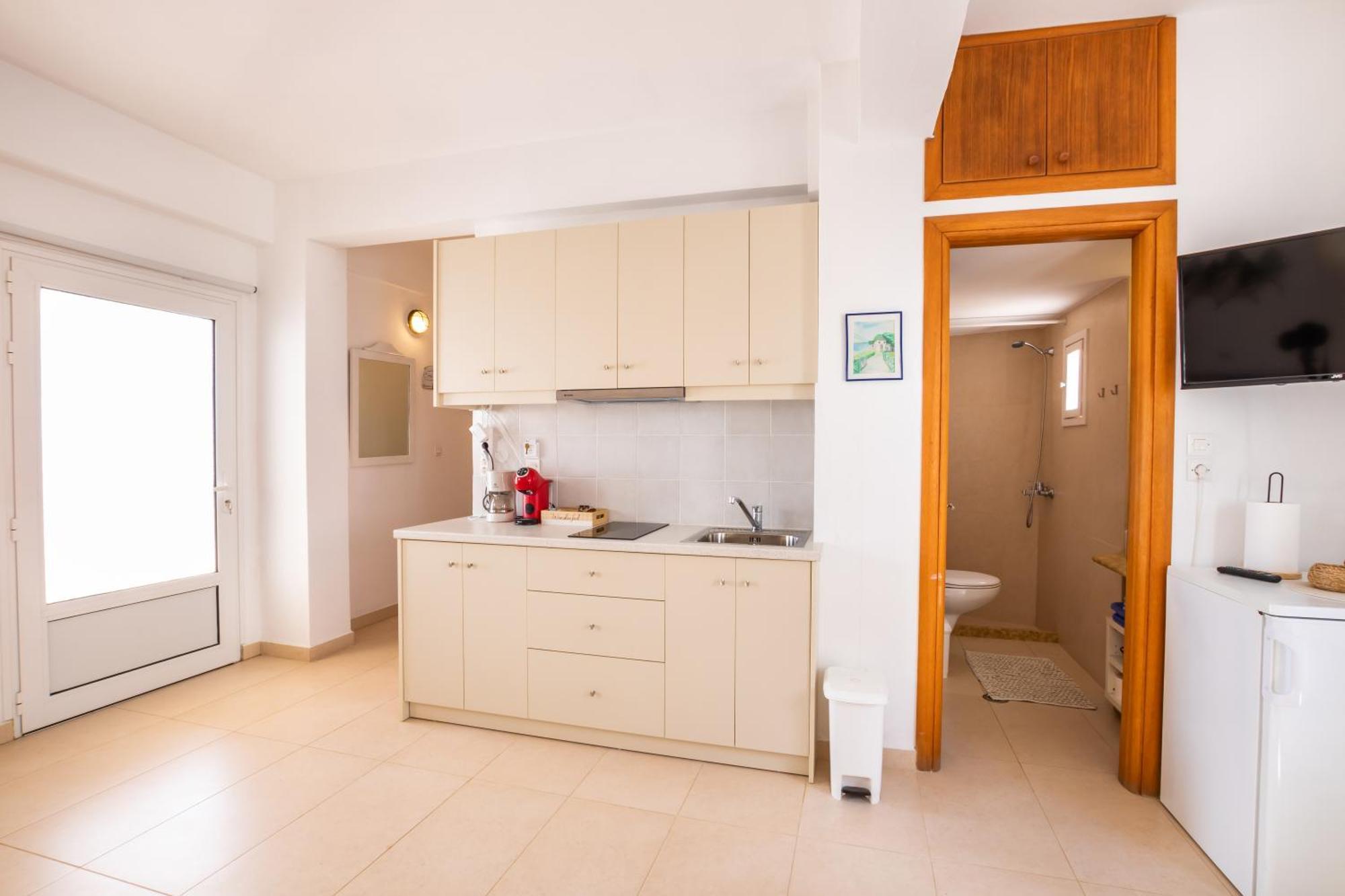 Mimis & Connie 2 Apartment Карпатос Екстериор снимка